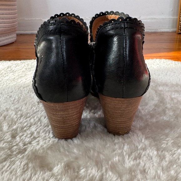 Frye Reed Scallop Shootie Black Leather Pointed Toe Heeled Booties Ankle Sz 8.5 - Picture 6 of 15
